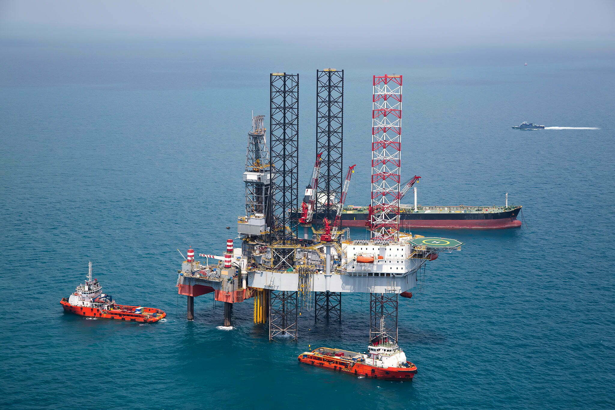 Louis Safety commercial offshore diving services UAE - offshore rig inspection